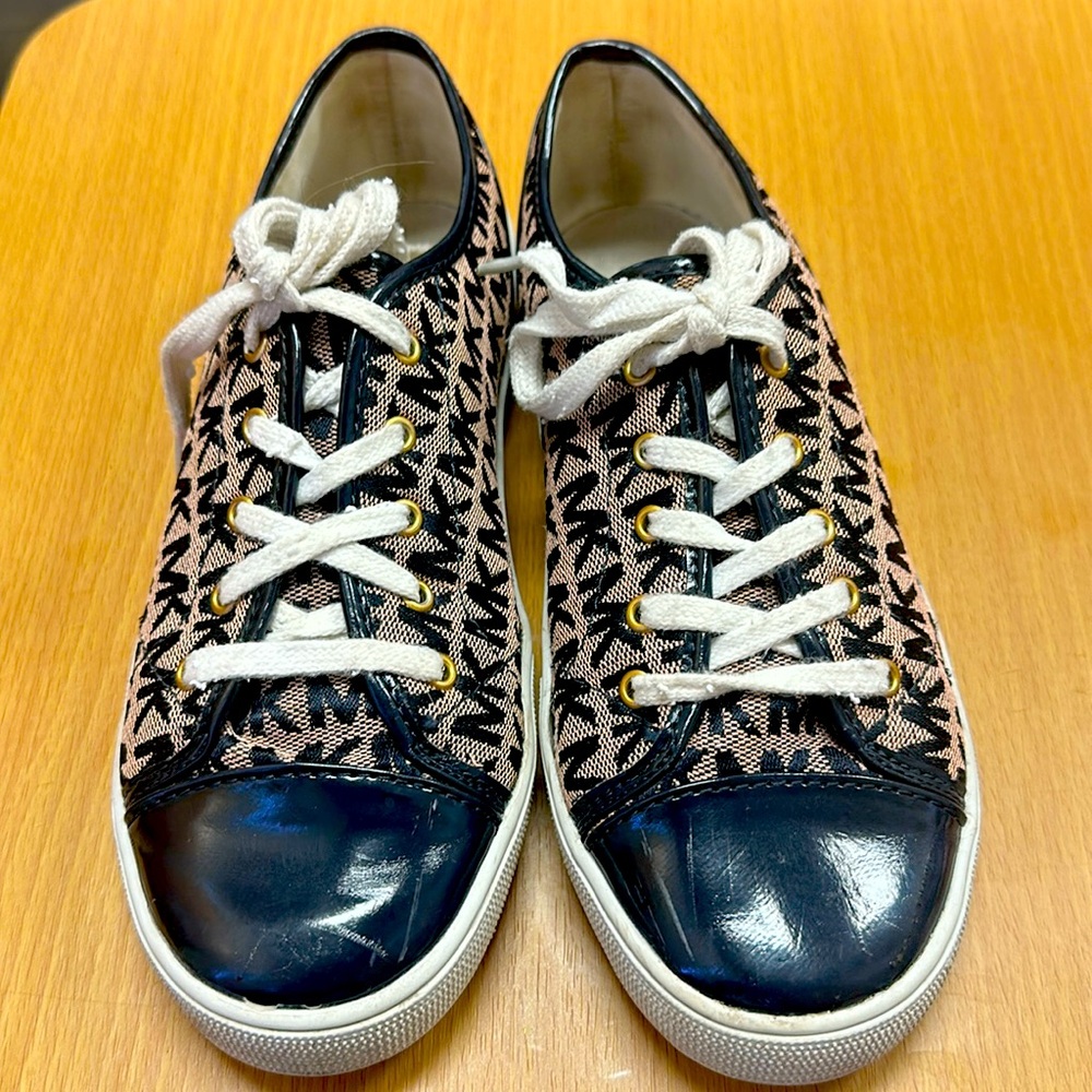 Michael kors girls tennis shoes